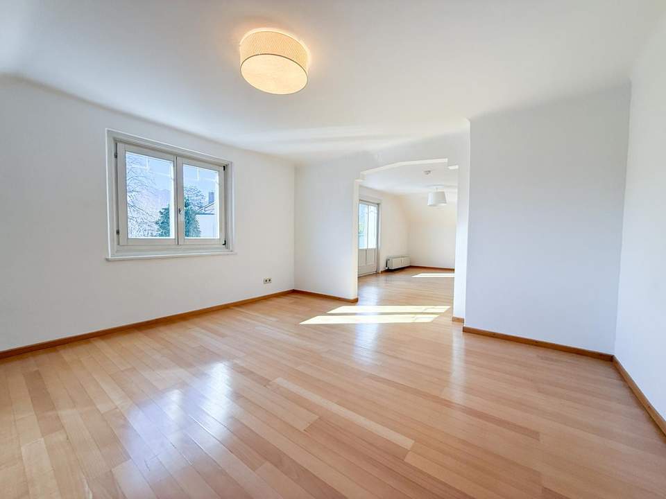 RIEDENBURG | Traumhafte 2,5 Zimmer Wohnung mit eigenen Garten
