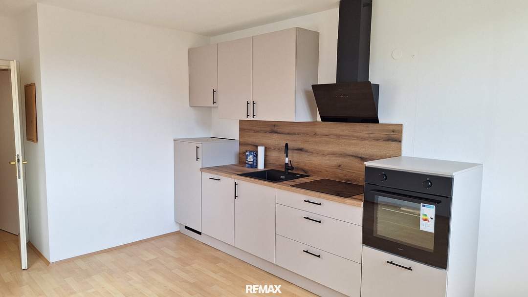 Schöne 2 Zimmer Dachgeschosswohnung mit Blick über Wildon