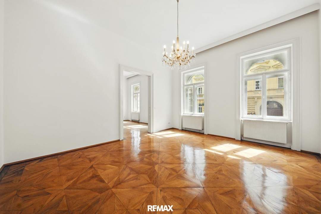 Elegant 4-room apartment located in the embassy quarter!
