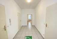 Sechshaus - Innenhofausrichtung und 5 Gehminuten zu U4 und U6! Helle Altbau-Wohnung mit 2 oder 3 Zimmern - JETZT ANFRAGEN