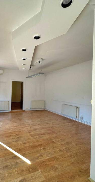 Attraktive Büro/Praxis in Baden: 2 Zimmer, barrierefrei, nur 1.328,07 € Miete!