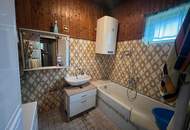 Geräumiges Wohnhaus zum Sanieren