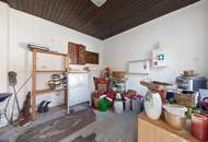 Traditionelles Bauernhaus mit großem Grundstück, Weinpresshaus, Keller und Nebengebäuden!