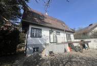Historisches Holzhaus in TRAUMLAGE (saniert 2009) mit wunderschönem Garten und Blick auf die Burg Liechtenstein!