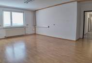 900m² Produktionshalle mit 360m² Büro und eingezäunten Freiflächen!