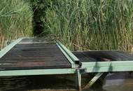 Seegrundstück mit Steg, Boje & Weinfass-Schlafplatz – direkt am Obertrumer See!