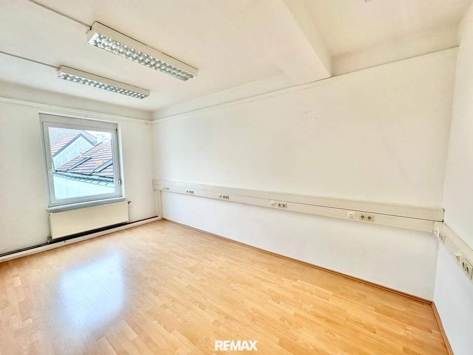 Büro mit mehreren Räumen, Empfang und angenehmer Arbeitsatmosphäre!