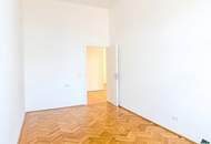 Erstbezug nach Sanierung: Traumhafter 4-Zimmer-Altbau mit moderner Ausstattung