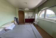 Tolles Zweifamilienhaus mit Einliegerwohnung, sonniger Terrasse, Keller, Doppelgarage und Pool!