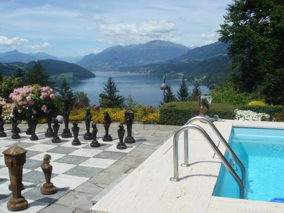Lage! Lage! Lage! Exkl. Liegenschaft Villa im Alpenstil. Alleinlage unverbaubarer Seeblick