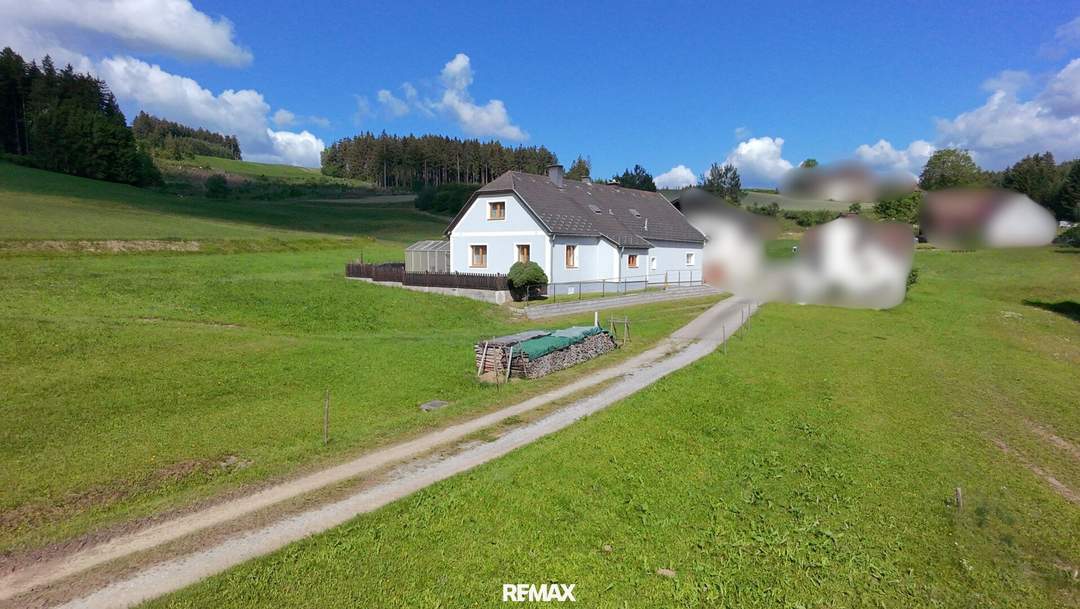 Naturnah wohnen: Klassisches Einfamilienhaus mit Garten und Doppelgarage in 3664 Martinsberg