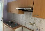 Renovierungsbedürftige Altbauwohnung mit Potenzial nahe Brunnenmarkt