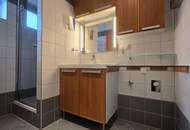 Gut erhaltene Wohnung mit Charme – inkl. Wintergarten & Tiefgarage in Top Lage