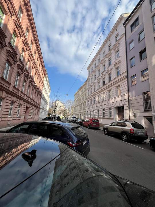 PÄRCHENHIT - Nähe JÄGERSTRASSE