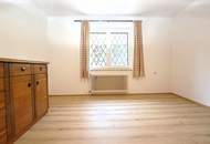 Gepflegtes Ein-/Zweifamilienhaus mit 9 Zimmern und Garage auf 805 m² Hanggrund