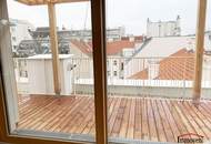 GROSSARTIGE DACHGESCHOSSWOHNUNG sofort beziehbar: Straßenseitige, moderne 4-Zimmerwohnung mit großer Terrasse!