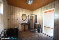 Bungalow mit Nebengebäude – Weinkeller und ca. 1.142 m² Acker