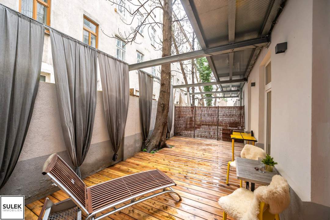 ** Sofort Einziehen oder sofort vermieten: moderne 2 Zimmer Altbauwohnung mit 25 m² Terrasse &amp; Innenhof ** Nähe Augarten **