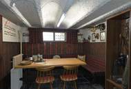 "Haus Emma - mit "Schirm, Charme &amp; Melone"