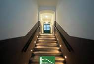 Altbau-Flair am Fuße der Hohen Warte! Neben dem Setagayapark! Gute Anbindung ins Stadtzentrum! Saniertes Altbau-Zinshaus!