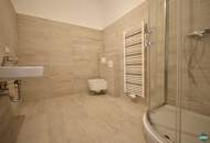 Sanierter Altbau: Schöne 2-Zimmer mit Wohnküche