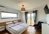 Architektenhaus in sonniger Ruhelage mit Spiral-Weinkeller, Infinity Pool und Burgblick