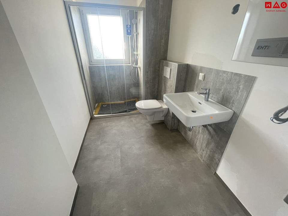 ERSTBEZUG nach Sanierung- Single Wohnung am südseitigen Sonnenhang!