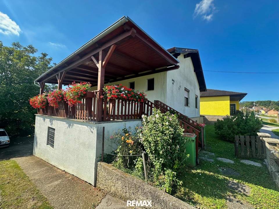 Wohnen im Grünen – Landhaus mit traumhafter Aussicht