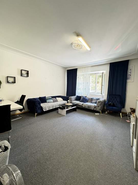 ***Großzügige 4-Zimmer-Wohnung mit Charme und Komfort***