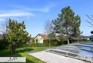 Modernes Wohnen am Lainzer Tiergarten – exklusive Villa mit Pool und Lift!