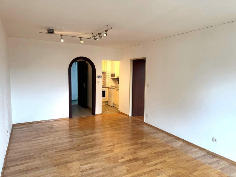 " 2 Zimmerwohnung, über den Dächern von Laxenburg!"