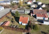 Wohnhaus mit mehreren Nebengebäuden in Ruhelage