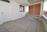 Herrliche Drei-Zimmer-Wohnung mit riesigen FREIFLÄCHEN und Garagenplatz! Schlossbergblick!