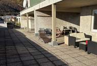 Großzügige Wohnung mit zwei Loggien, Dachterrasse und Einbauküche!