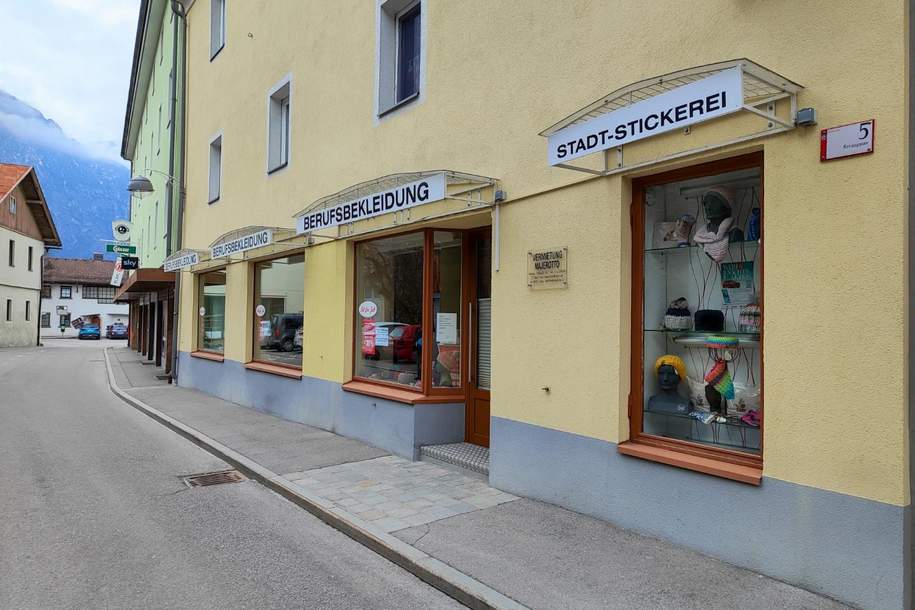 Zentrales Geschäftslokal / Büro mit charmantem Gewölbe, Gewerbeobjekt-miete, 2.325,00,€, 9900 Lienz