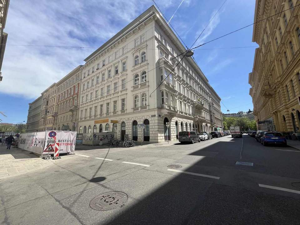 Unbefristet vermietete 2-Zimmer-Wohnung mit Balkon im 1. Bezirk - Donaukanal und U-Bahn um´s Eck
