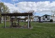 Wohnhaus mit Altbestand und Scheune