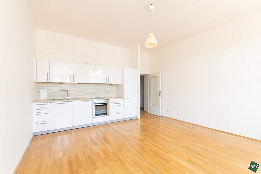 Freundliche Altbau-Wohnung in wunderschönem Gründerzeithaus nähe U3