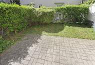 Provisionsfrei! Rendite: 3,5%: noch 1,5 Jahre vermietet-südseitiger Townhouse-Gartentraum/Ruhelage