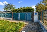 "Gartenparadies am Wiener Neustädter Kanal – 612 m² mit Gartenhaus und Wintergarten!"