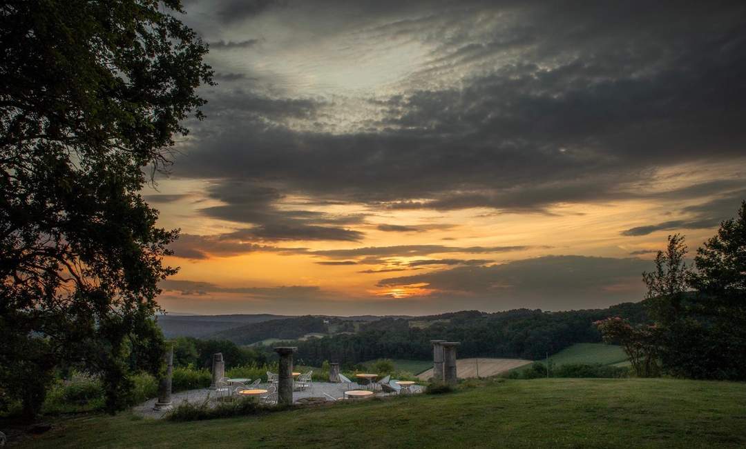 Seminarraum trifft Kraftplatz und Wohntraum, im Garten der Seele!