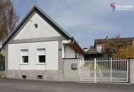 Altes Haus, 5 Zi, teilweise renoviert, Fenster & Türen erneuert, Dach neu eingedeckt, Carport