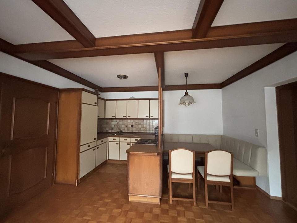 Großzügig wohnen: 6-Zimmer & 2 Bäder: teilbar in 2 Einheiten