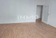 Sonnige Wohnung mit Balkon, Blick in den Garten, Ruhelage am grünen Hügel über der Stadt