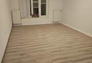 Zimmer Nr. 4 in einer reinen Mädchen - Wohngemeinschaft ist ab sofort verfügbar!