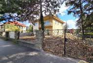 1A-INFRASTRUKTUR! SANIERUNGSBEDÜRFTIGES EINFAMILIENHAUS MIT KELLER UND GARAGE. 271 m² NUTZFLÄCHE. 560m² GRUNDSTÜCK.