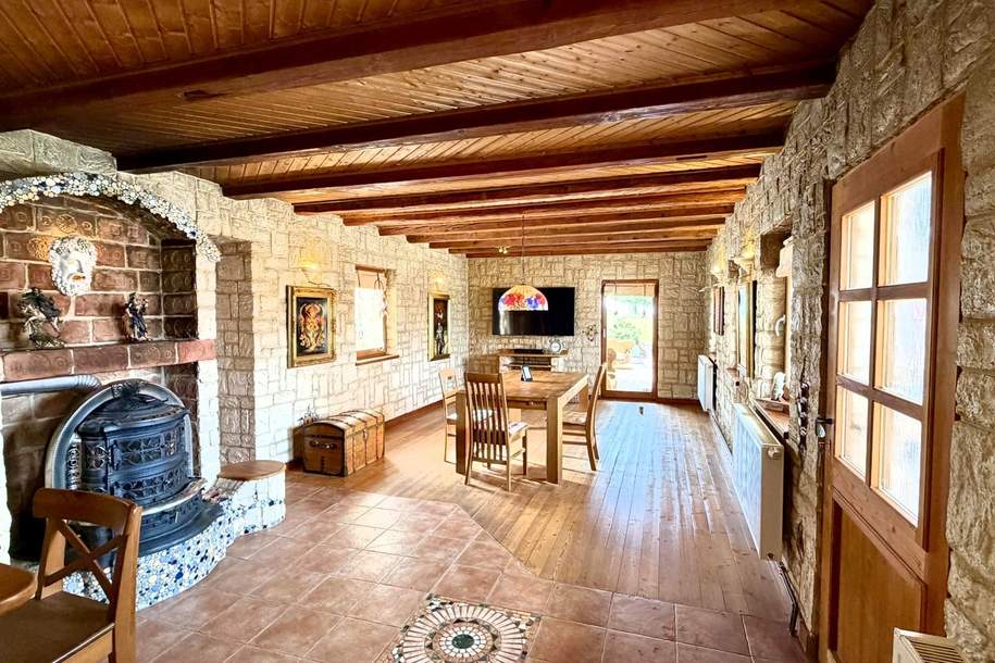 "Charmantes Einfamilienhaus mit Terrasse, Garage und zusätzlichem Grundstück", Haus-kauf, 339.000,€, 2803 Wiener Neustadt(Land)