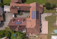 Großes Wohnhaus mit Heurigenlokal / 5 Gästezimmern und einem Miethaus