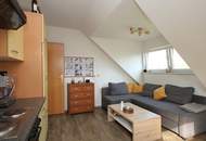 2-Zimmer-Dachgeschosswohnung mit Parkplatz und Klimaanlage!