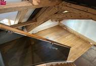 Außergewöhnliche 4-Zimmer-Dachgeschosswohnung im topsanierten Altbau – Galerie, sichtbare Holzbalken & Terrasse beim Karmelitermarkt